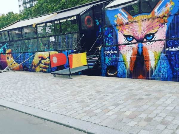 …arrivé en France…